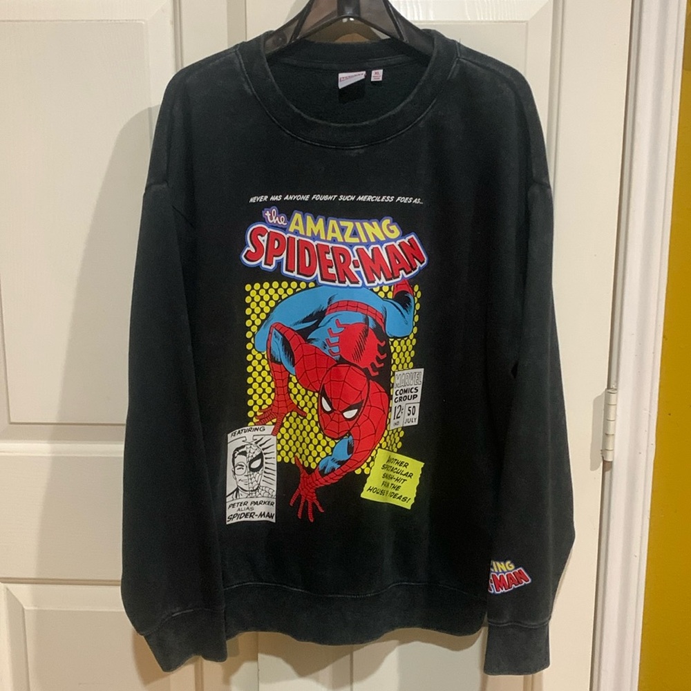 Beautiful Men’s Marvel Sweatshirt.